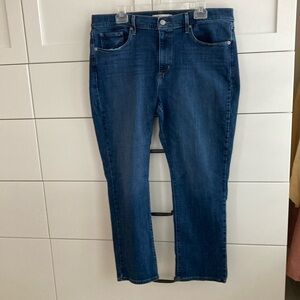 Women's Levi 5 pocket stretch Jeans 
classic Straight size 16